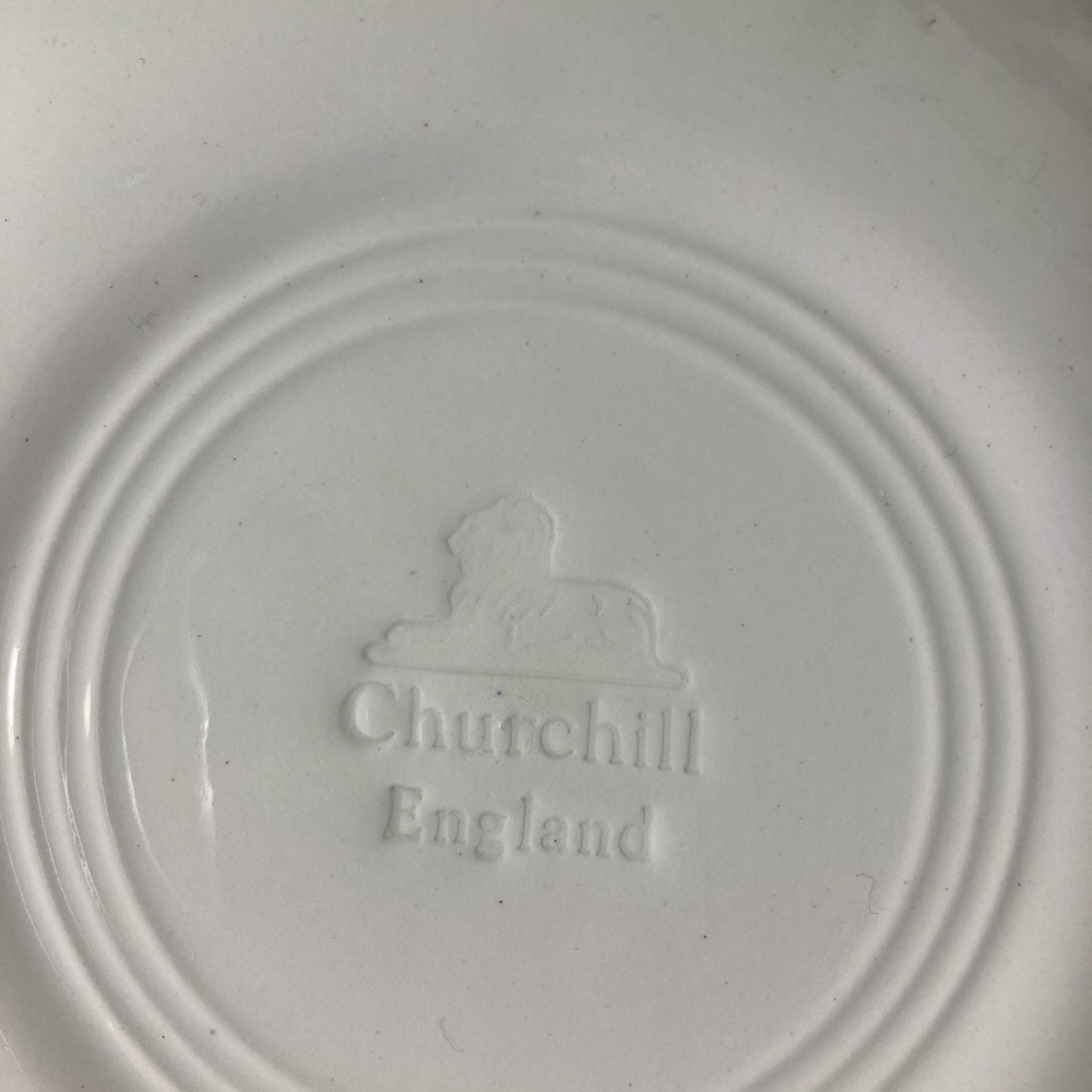 Vintage Churchill England Blue and White Willow Ware 9” Vegetable Bowl - Picture 5 of 5